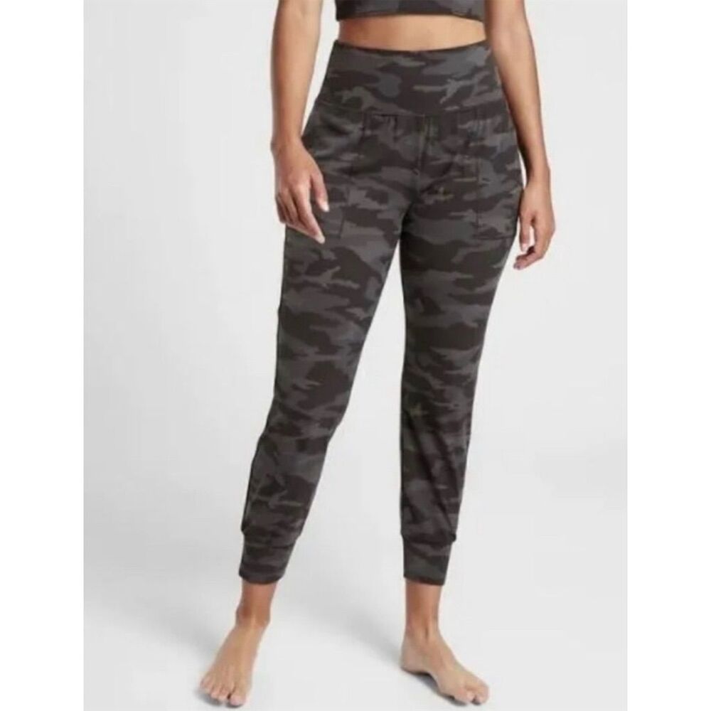 Athleta Women's Salutation Jogger Pants Black Camo High Rise with Pockets Size S
